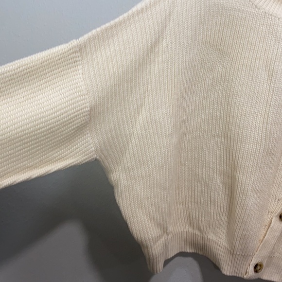 Ellison asymmetric button sweater cream - Picture 5 of 8
